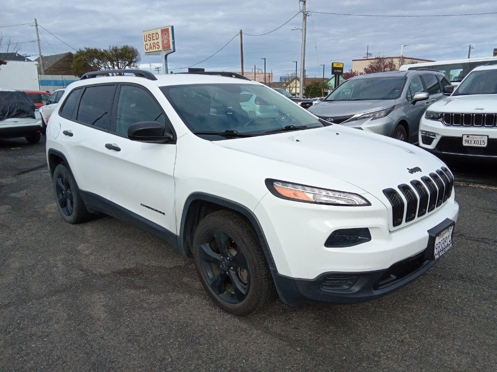 2017 Jeep Cherokee Sport
