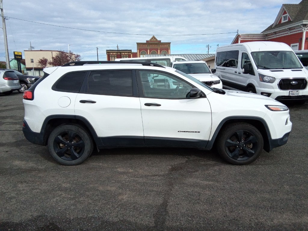 2017 Jeep Cherokee Sport