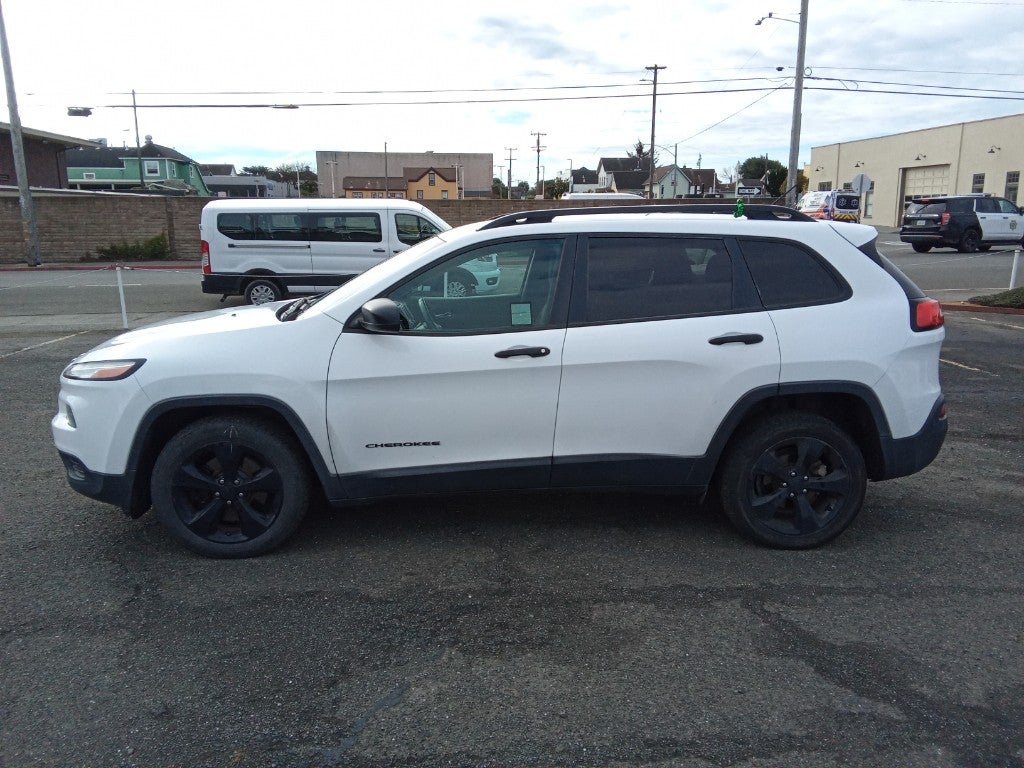 2017 Jeep Cherokee Sport
