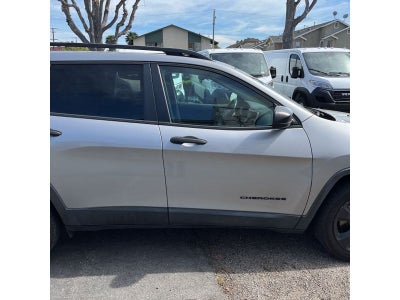 2016 Jeep Cherokee Sport