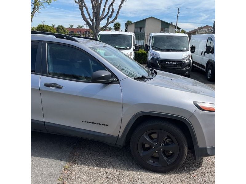 2016 Jeep Cherokee Sport
