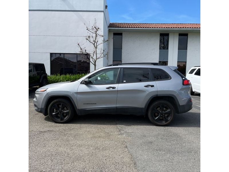 2016 Jeep Cherokee Sport