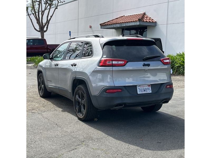 2016 Jeep Cherokee Sport