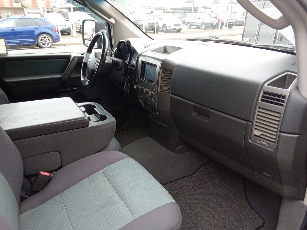 2006 Nissan Titan 4WD Crew Cab XE