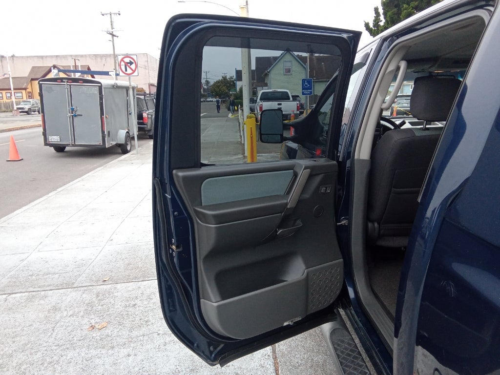2006 Nissan Titan 4WD Crew Cab XE