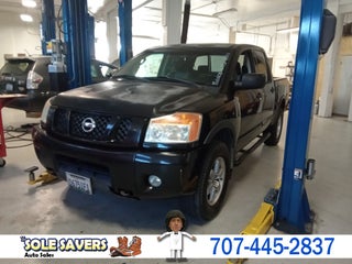 2011 Nissan Titan 4WD Crew Cab Short Bed PRO-4X