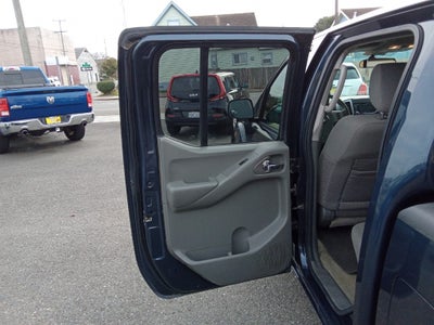 2016 Nissan Frontier 4WD Crew Cab SWB Auto SV