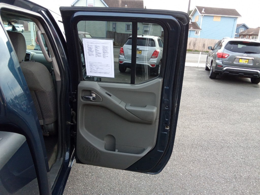 2016 Nissan Frontier 4WD Crew Cab SWB Auto SV