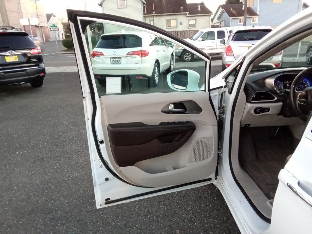 2017 Chrysler Pacifica Touring L