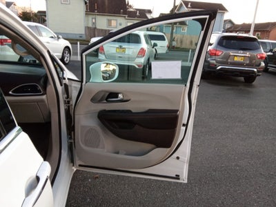 2017 Chrysler Pacifica Touring L