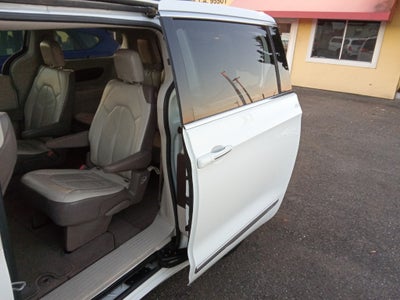 2017 Chrysler Pacifica Touring L