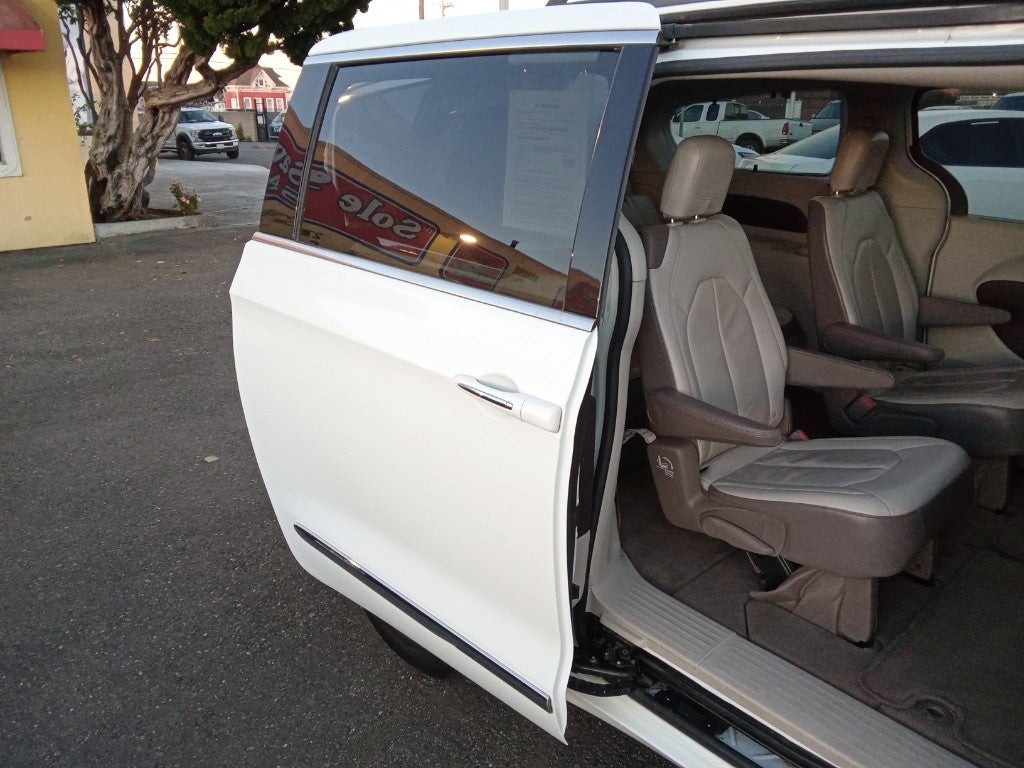 2017 Chrysler Pacifica Touring L