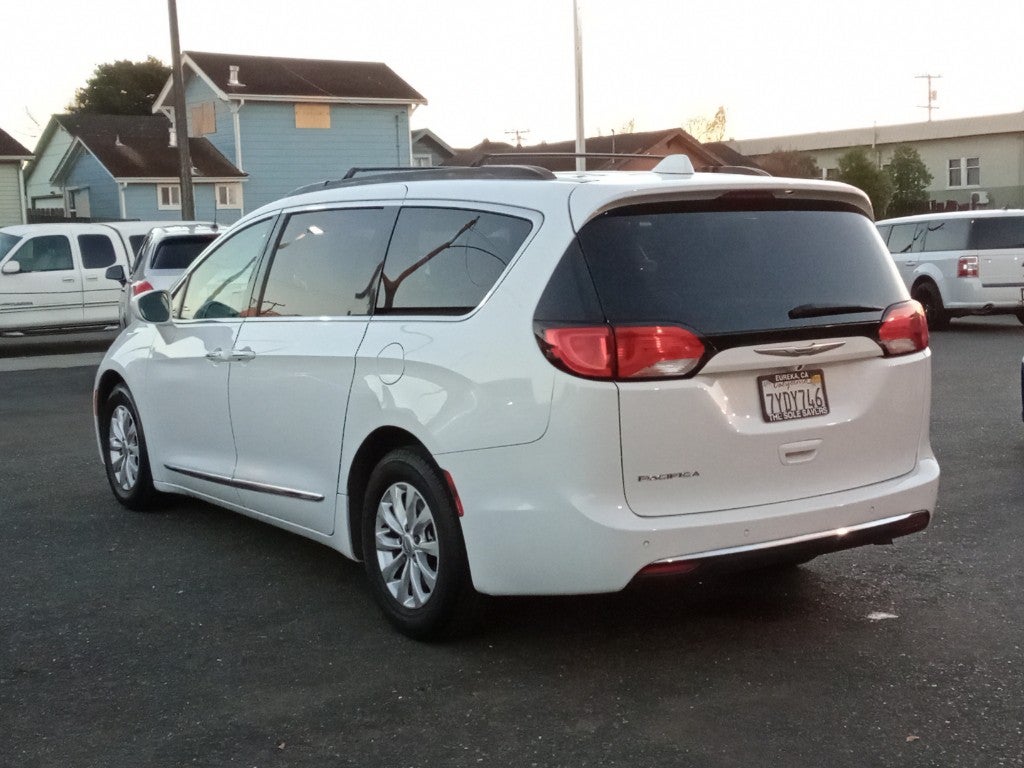 2017 Chrysler Pacifica Touring L