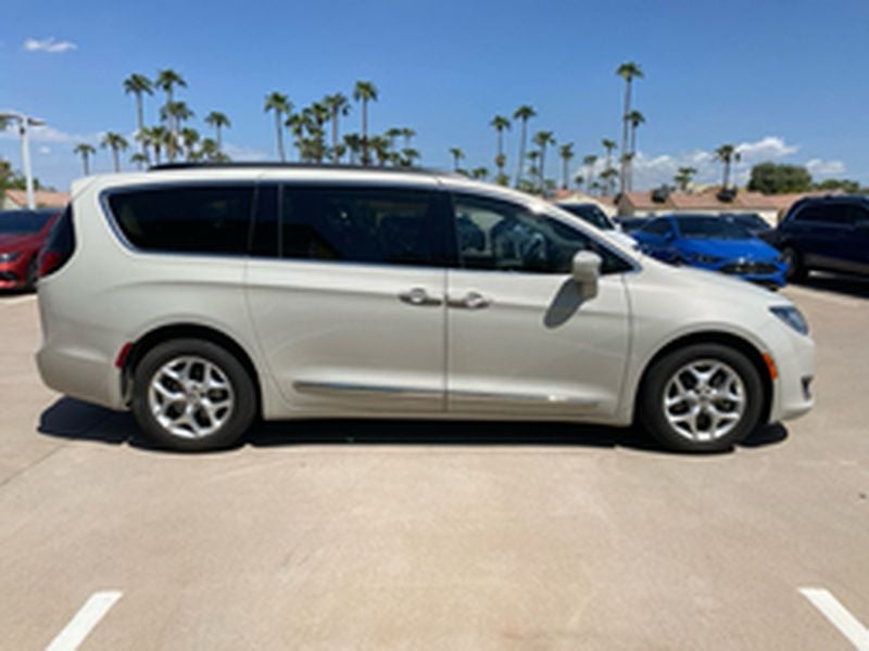 2017 Chrysler Pacifica Touring L
