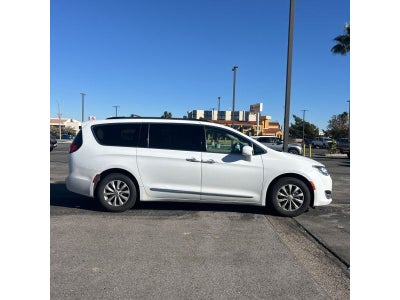 2017 Chrysler Pacifica Touring L