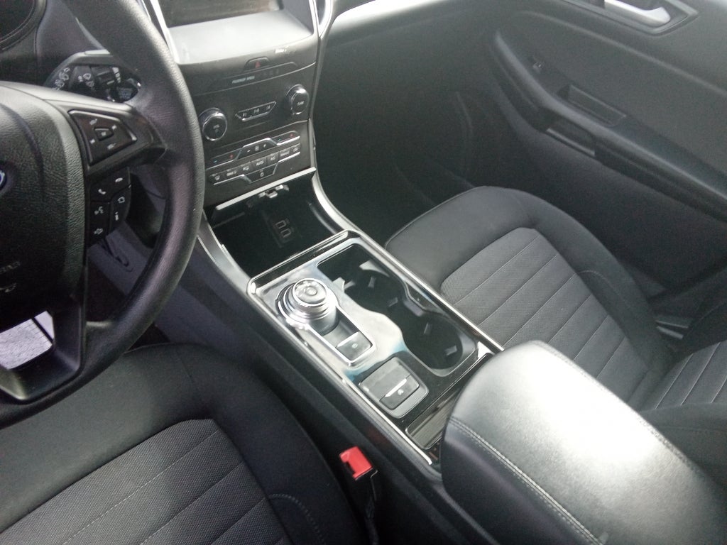 2020 Ford Edge SE