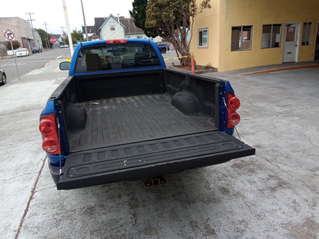2009 Dodge Ram Pickup 2WD Regular Cab 8 Ft Box ST