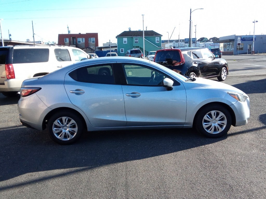 2019 Toyota Yaris LE Auto (Natl)