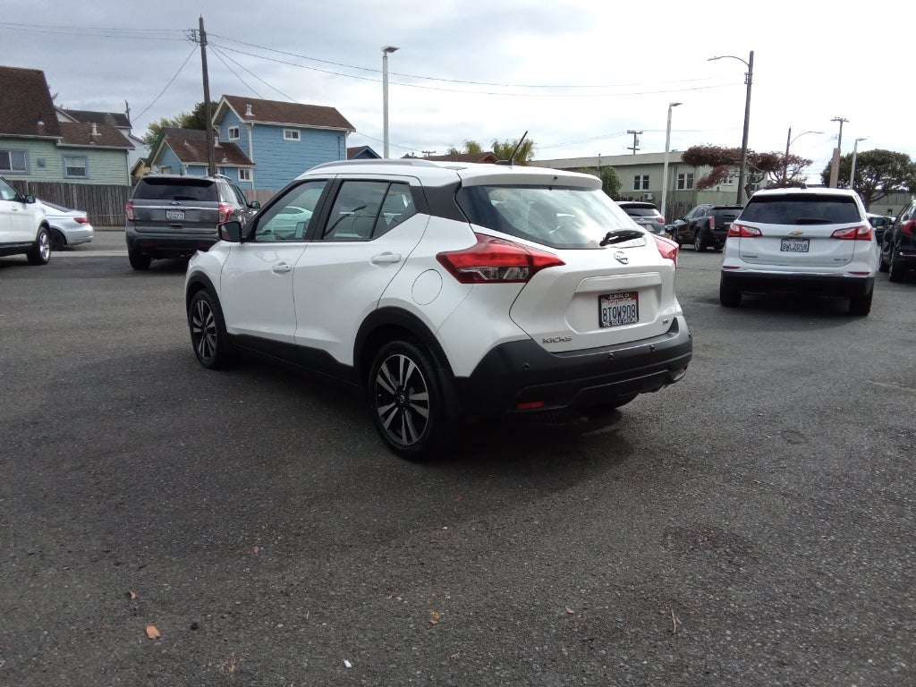 2020 Nissan Kicks SV FWD