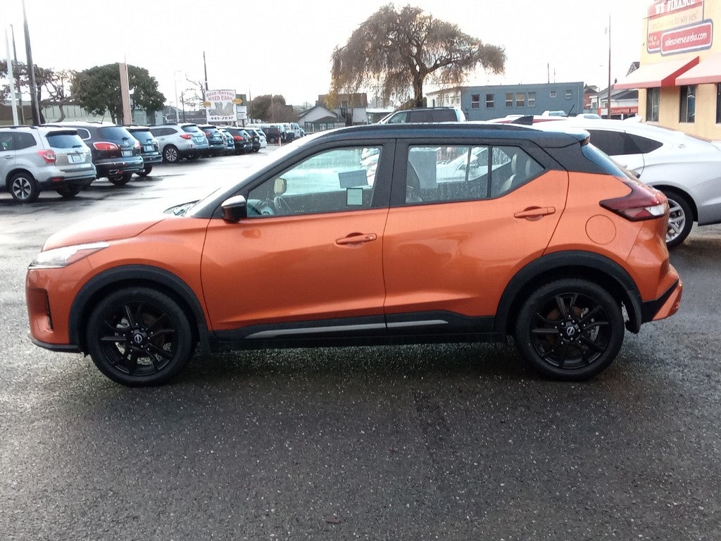 2023 Nissan Kicks SR