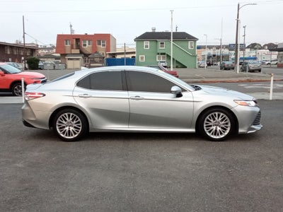 2018 Toyota Camry XLE Auto (SE)