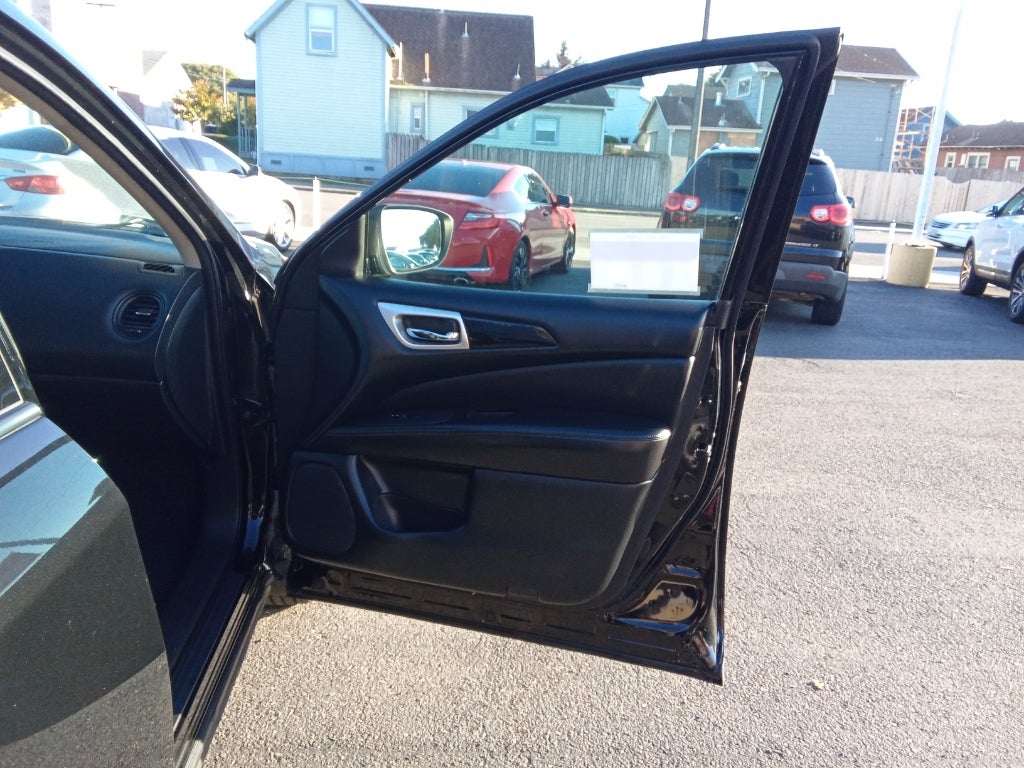 2020 Nissan Pathfinder S