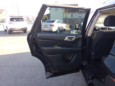 2020 Nissan Pathfinder S