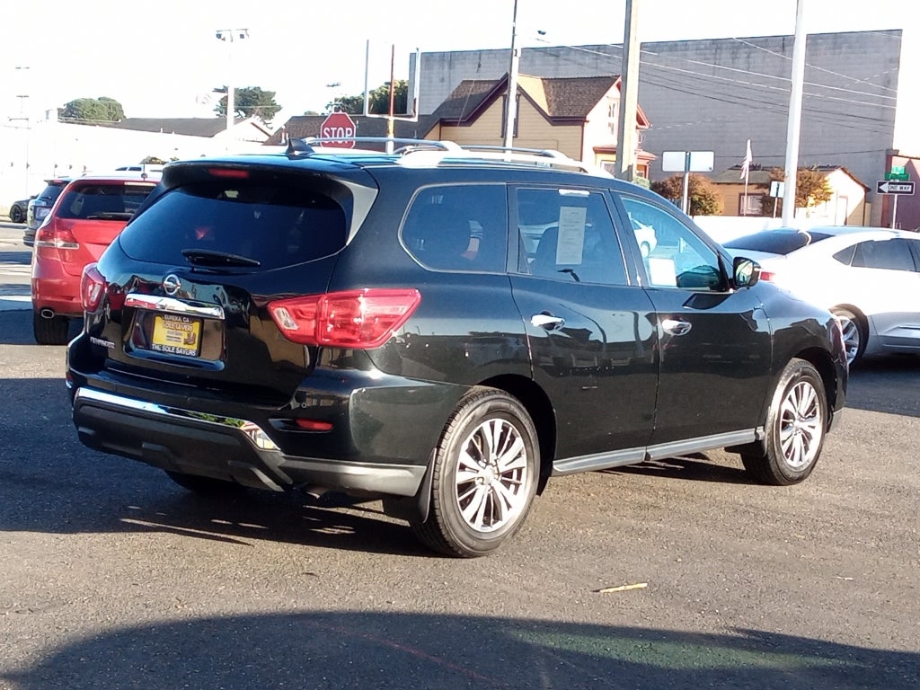 2020 Nissan Pathfinder S