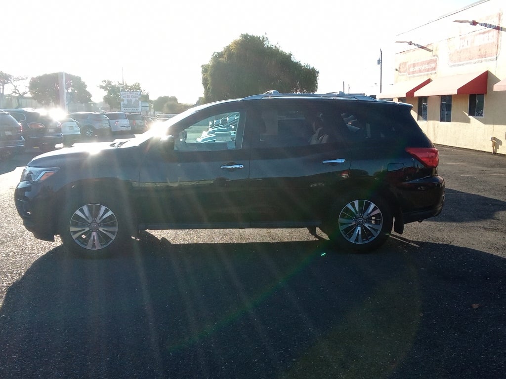 2020 Nissan Pathfinder S