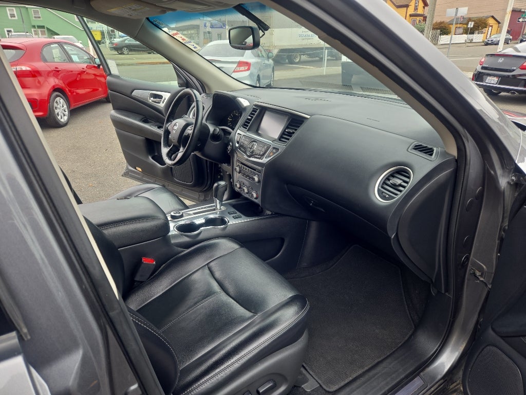 2020 Nissan Pathfinder SL