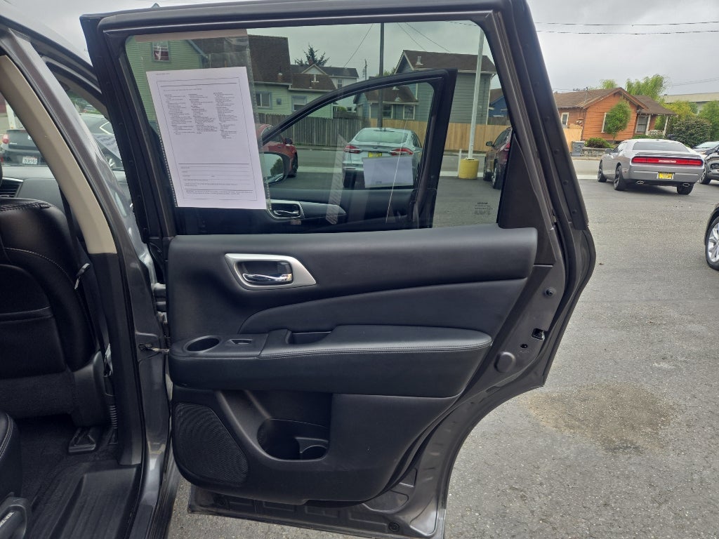 2020 Nissan Pathfinder SL