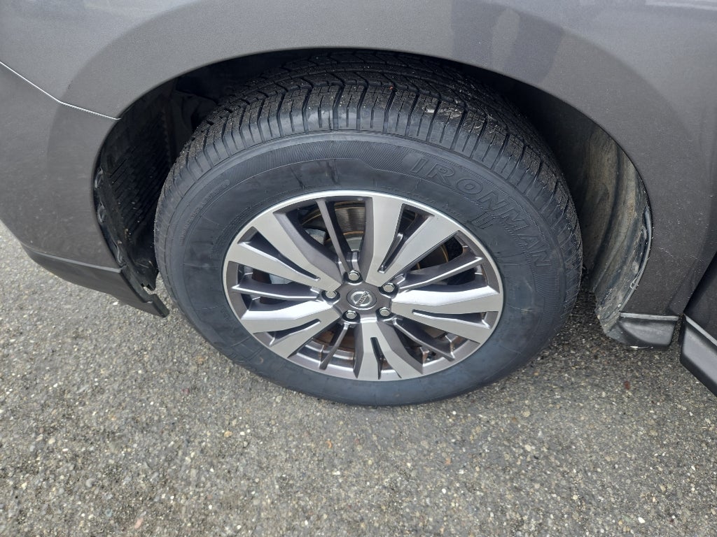 2020 Nissan Pathfinder SL