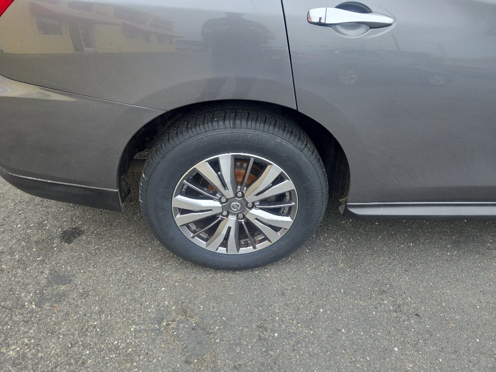 2020 Nissan Pathfinder SL