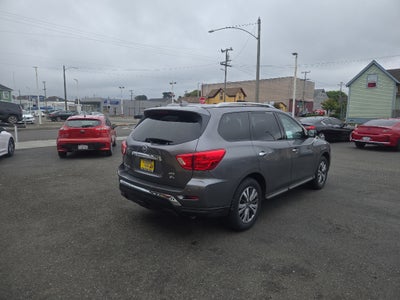 2020 Nissan Pathfinder SL