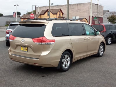 2012 Toyota Sienna 5dr 7-Pass Van V6 LE AAS FWD (Natl)