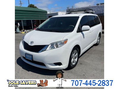 2012 Toyota Sienna 5dr 8-Pass Van V6 LE FWD (Natl)