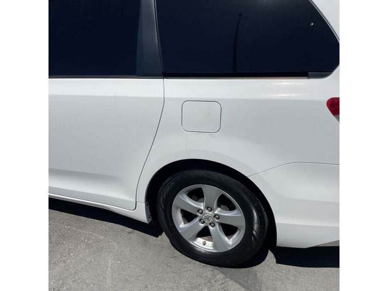 2012 Toyota Sienna 5dr 8-Pass Van V6 LE FWD (Natl)