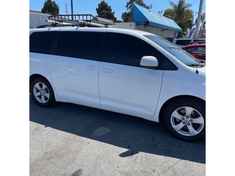 2012 Toyota Sienna 5dr 8-Pass Van V6 LE FWD (Natl)