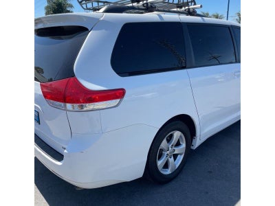 2012 Toyota Sienna 5dr 8-Pass Van V6 LE FWD (Natl)