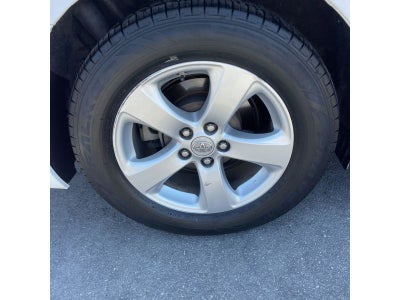 2012 Toyota Sienna 5dr 8-Pass Van V6 LE FWD (Natl)