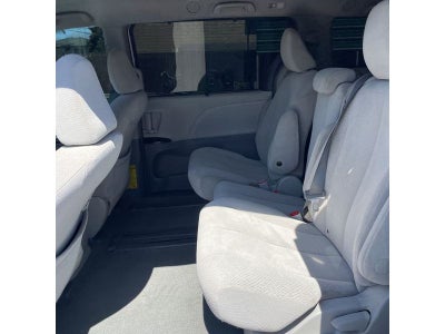 2012 Toyota Sienna 5dr 8-Pass Van V6 LE FWD (Natl)