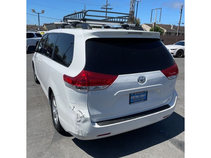 2012 Toyota Sienna 5dr 8-Pass Van V6 LE FWD (Natl)