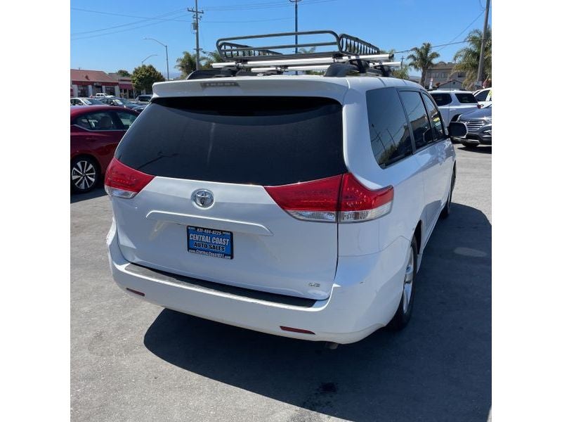 2012 Toyota Sienna 5dr 8-Pass Van V6 LE FWD (Natl)