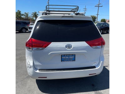 2012 Toyota Sienna 5dr 8-Pass Van V6 LE FWD (Natl)