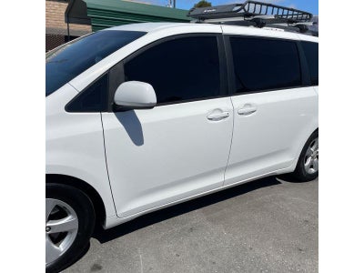 2012 Toyota Sienna 5dr 8-Pass Van V6 LE FWD (Natl)