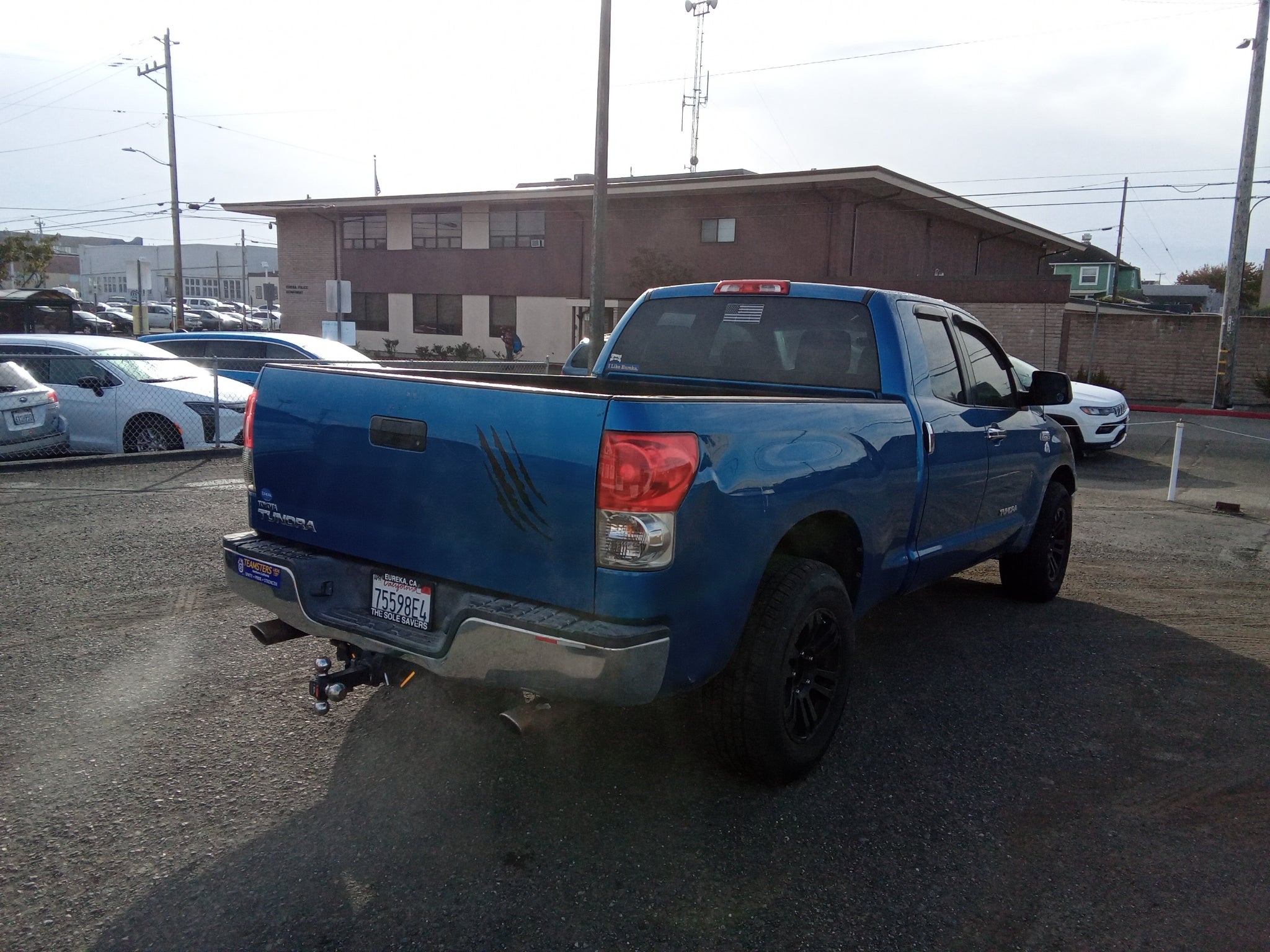 2009 Toyota Tundra 2WD Double Cab Standard Bed 5.7L V8 (Natl)