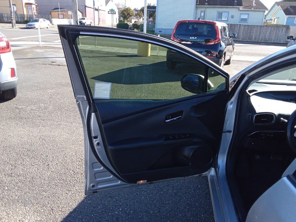 2017 Toyota Prius One (Natl)