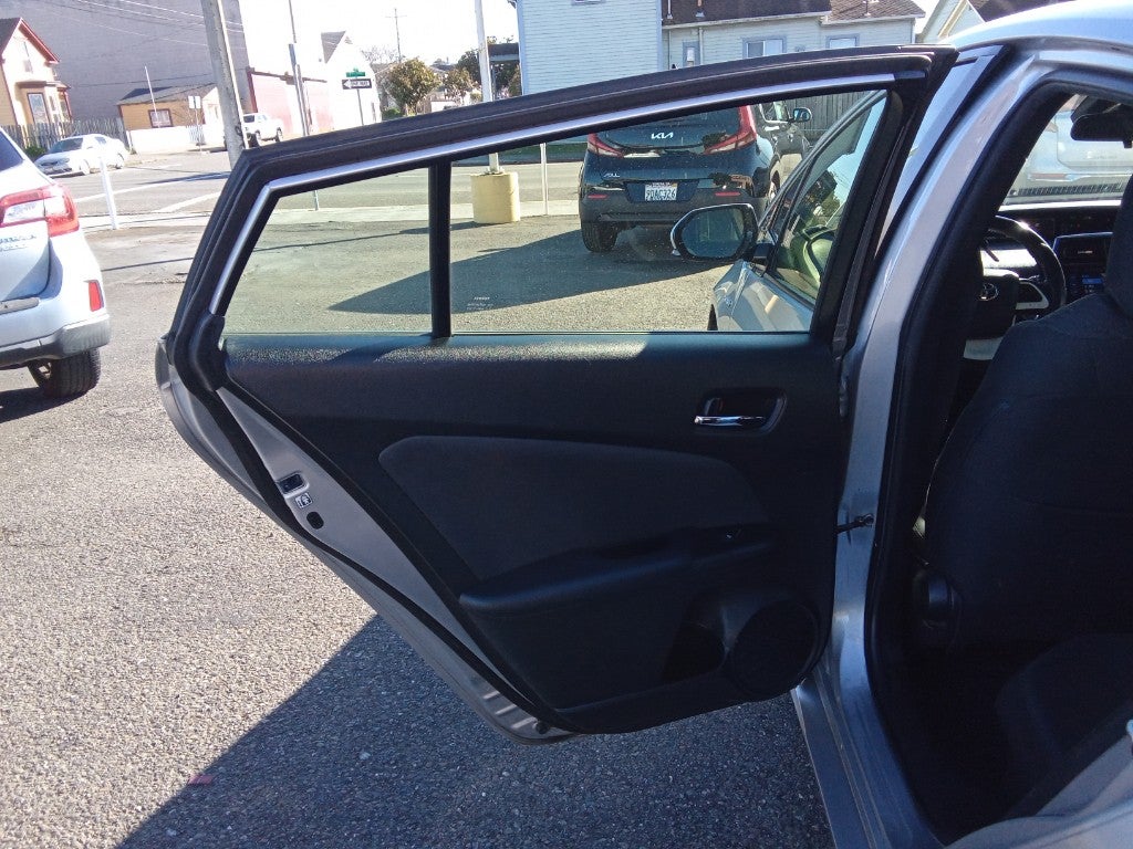 2017 Toyota Prius One (Natl)