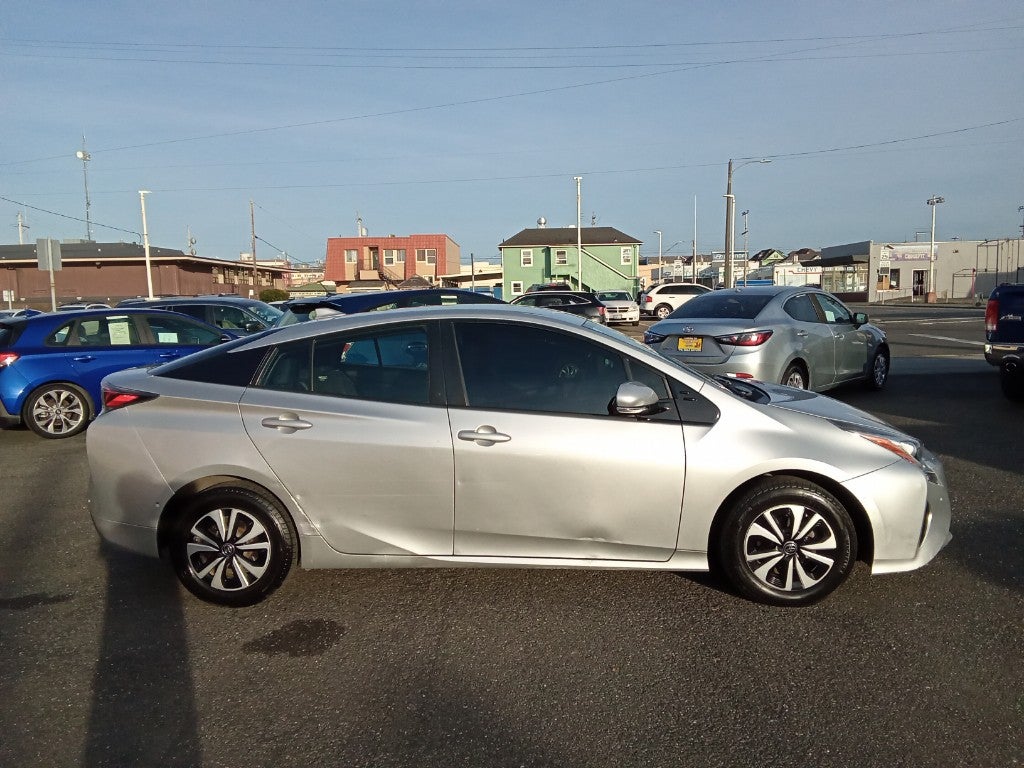 2017 Toyota Prius One (Natl)