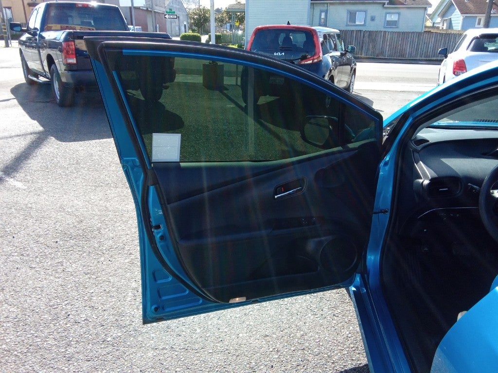 2020 Toyota Prius L Eco (Natl)